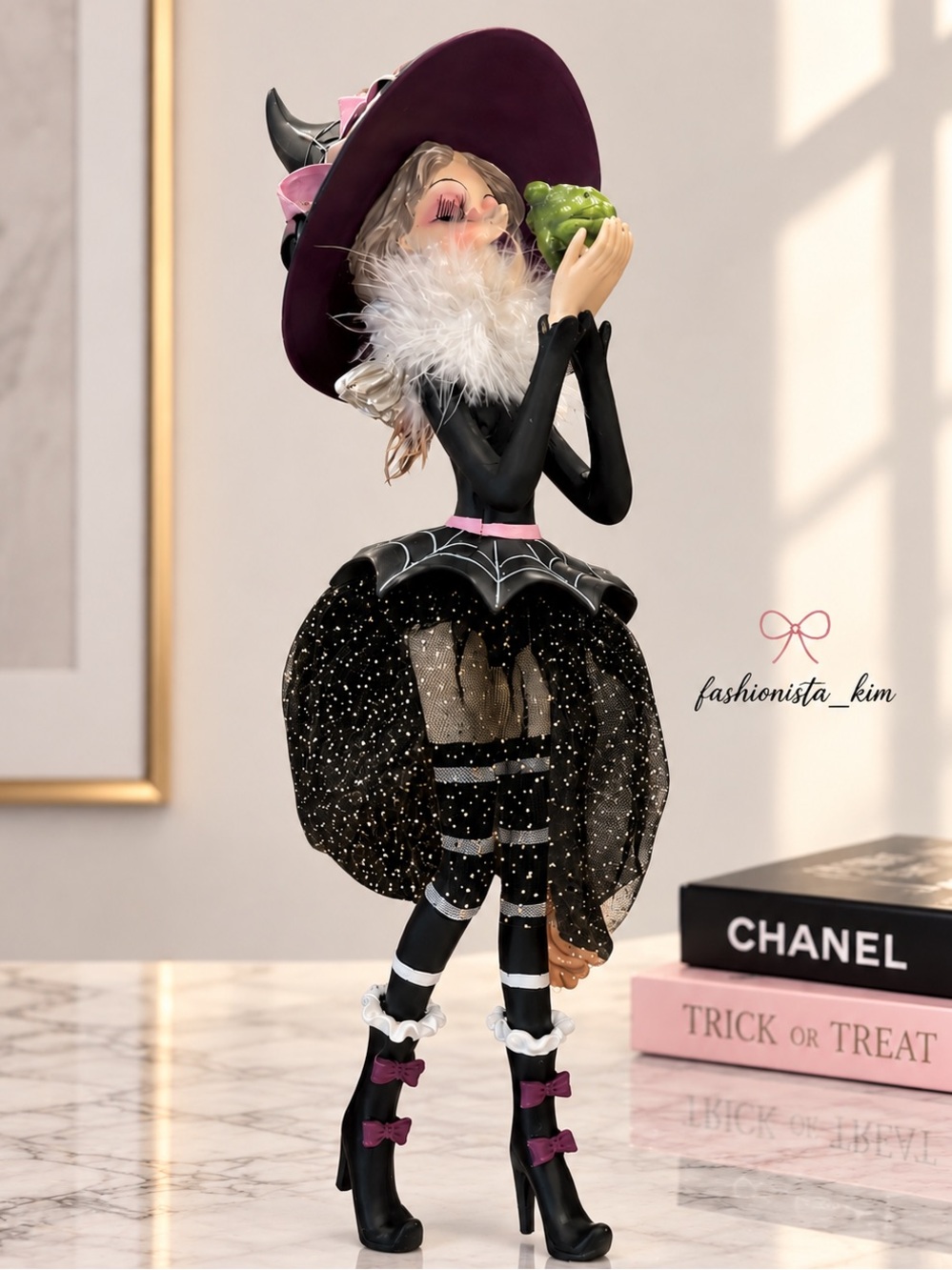 Bella lux Witch with frog Figurine Halloween Decor Spiderweb Tulle Skirt NWT